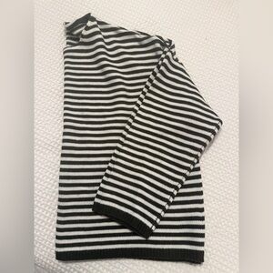 Carly Jean Los Angeles Wesley Sweater - Olive